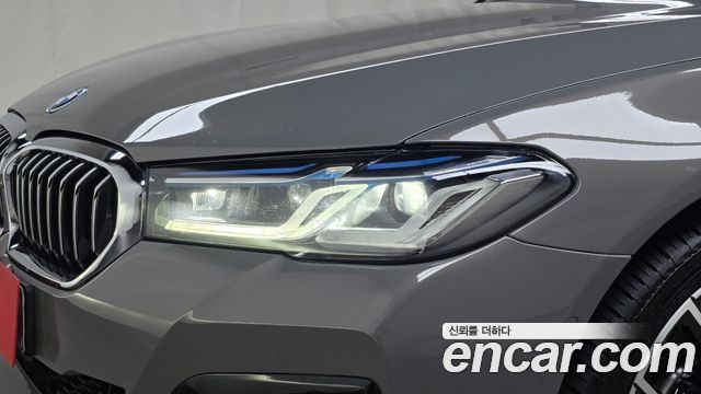 BMW 5-Series 2022 — photo 8