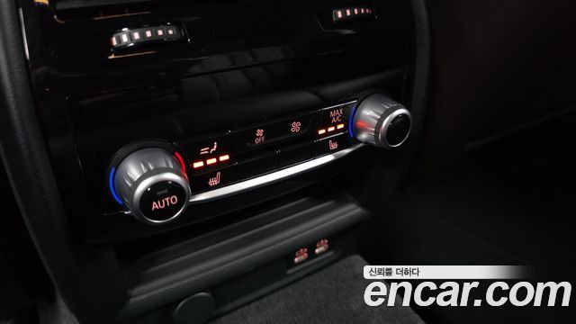 BMW 5-Series 2022 — photo 29