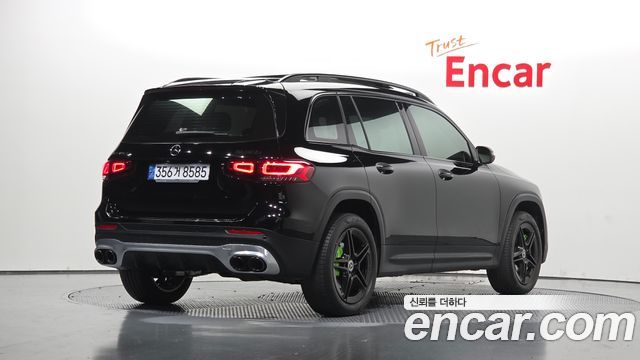 Mercedes-Benz GLB-Class 2021 — photo 2