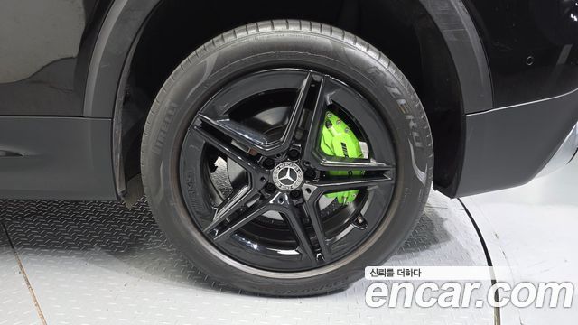 Mercedes-Benz GLB-Class 2021 — photo 5