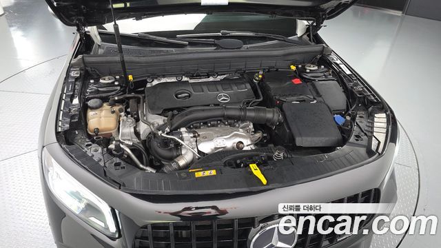 Mercedes-Benz GLB-Class 2021 — photo 6