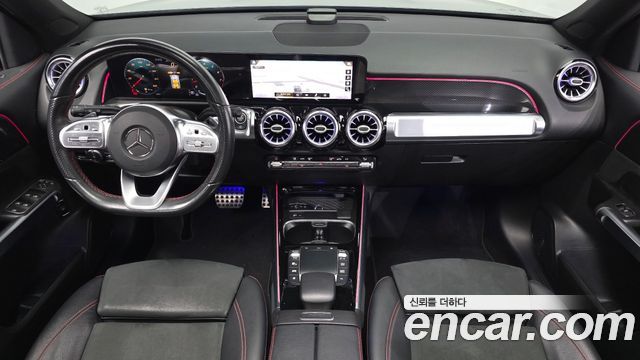 Mercedes-Benz GLB-Class 2021 — photo 10