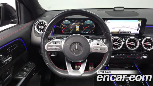 Mercedes-Benz GLB-Class 2021 — photo 19
