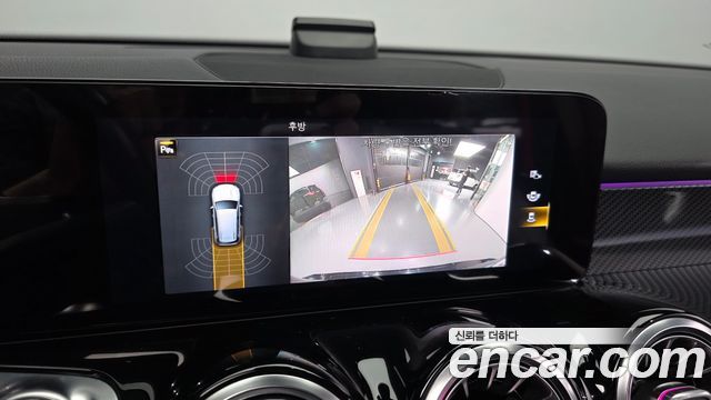 Mercedes-Benz GLB-Class 2021 — photo 21