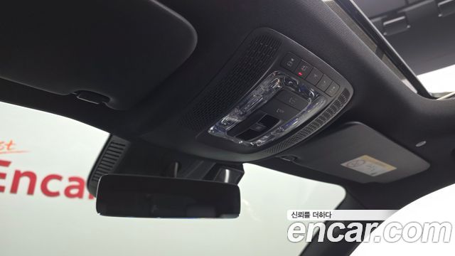 Mercedes-Benz GLB-Class 2021 — photo 24