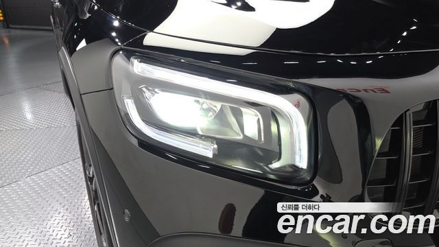 Mercedes-Benz GLB-Class 2021 — photo 8