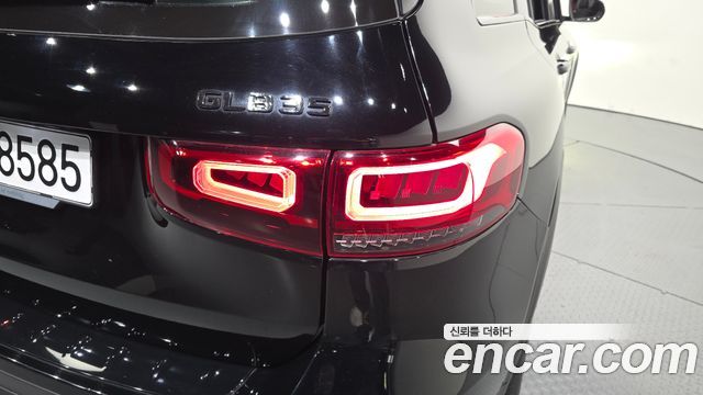 Mercedes-Benz GLB-Class 2021 — photo 9