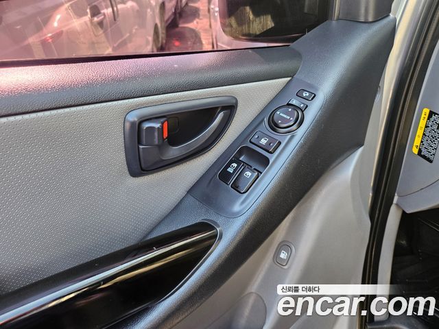 Hyundai Starex 2017 — photo 17