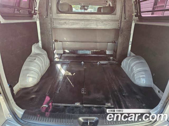 Hyundai Starex 2017 — photo 19