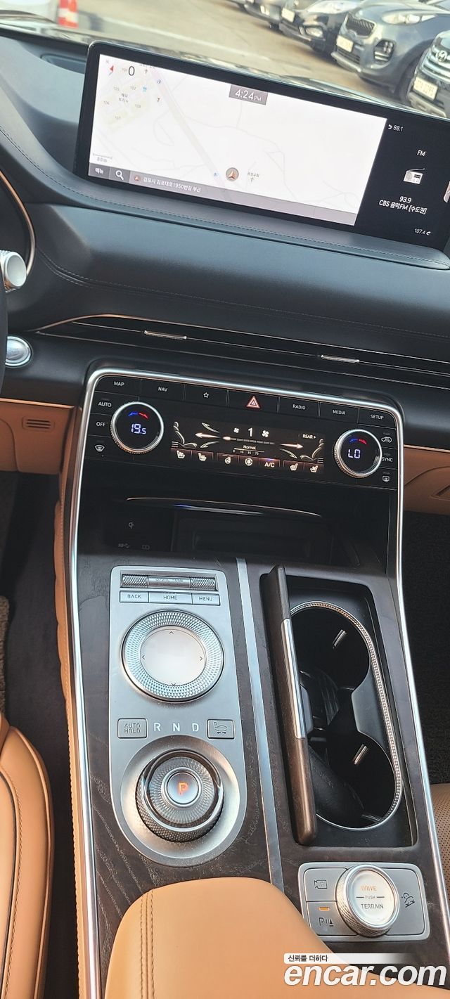 Genesis GV80 2020 — photo 10