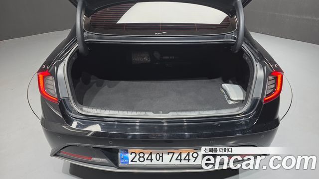 Hyundai Sonata 2022 — photo 19