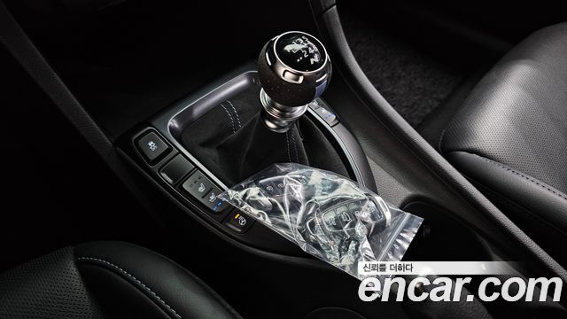 Hyundai Veloster 2020 — photo 12