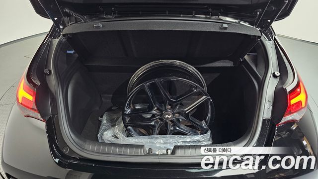 Hyundai Veloster 2020 — photo 24