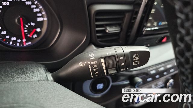 Hyundai Veloster 2020 — photo 28