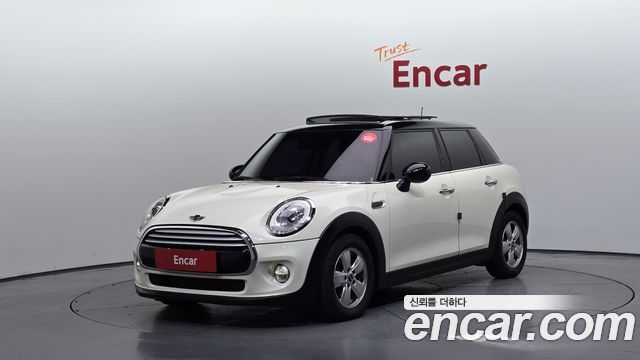 Mini Cooper 2015 — photo 1