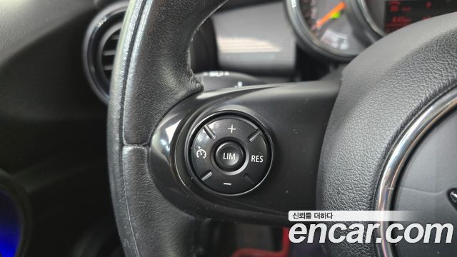 Mini Cooper 2015 — photo 17
