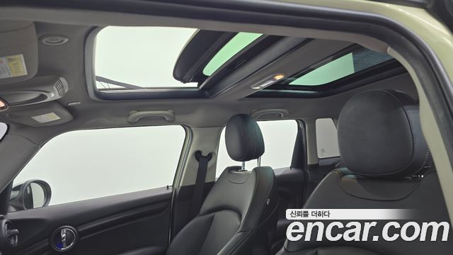 Mini Cooper 2015 — photo 18