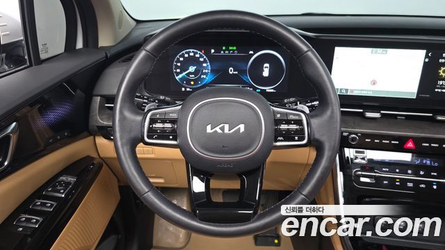 Kia Canival 2023 — photo 18