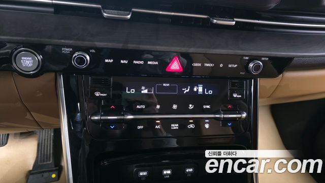 Kia Canival 2023 — photo 22