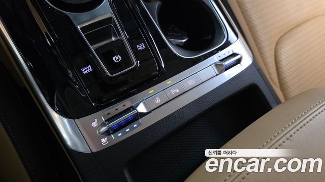Kia Canival 2023 — photo 23