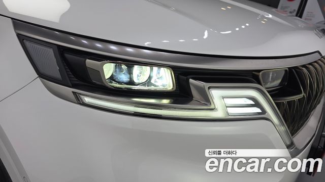 Kia Canival 2023 — photo 8