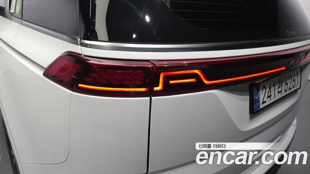 Kia Canival 2023 — photo 9