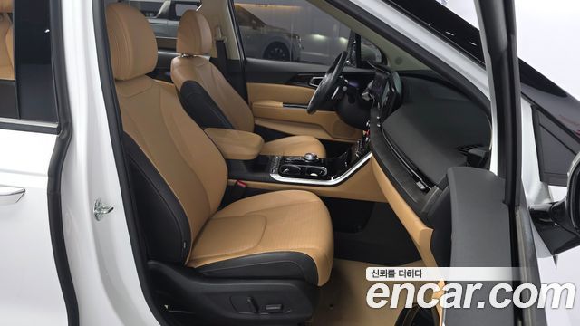 Kia Canival 2023 — photo 16