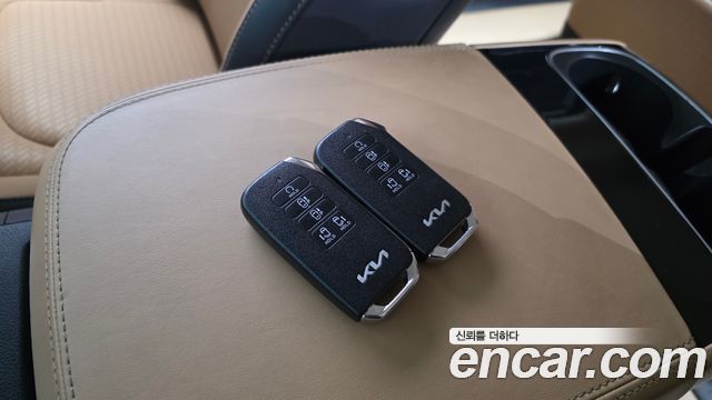 Kia Canival 2023 — photo 28