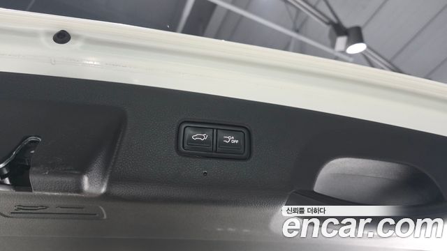 Kia Canival 2023 — photo 32