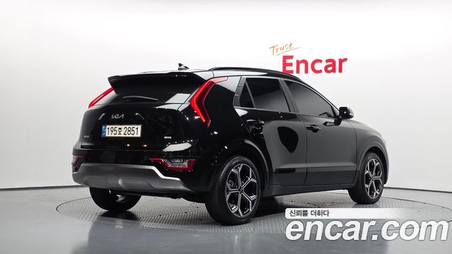 Kia Niro 2023 — photo 2