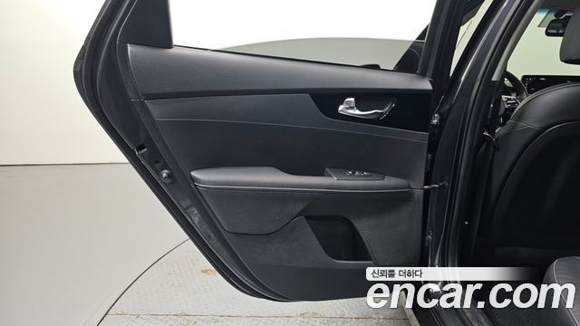 Kia K3 2022 — photo 15
