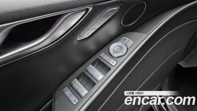 Genesis G80 2022 — photo 19