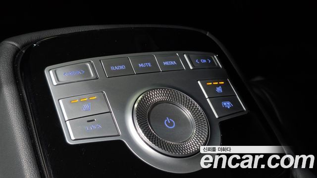 Genesis G80 2022 — photo 30