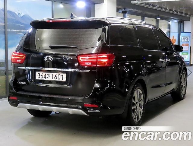 Kia Canival 2019 — photo 4