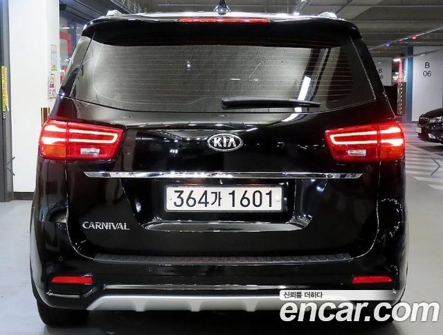 Kia Canival 2019 — photo 5