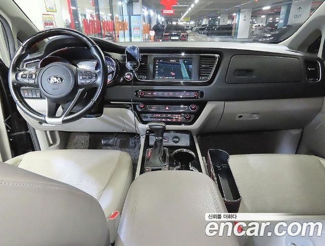 Kia Canival 2019 — photo 10