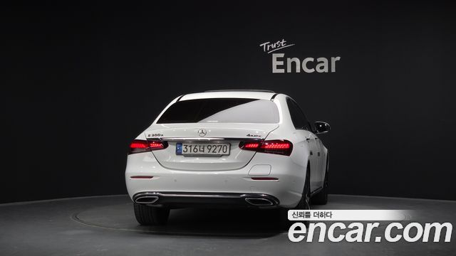 Mercedes-Benz E-Class 2021 — photo 4