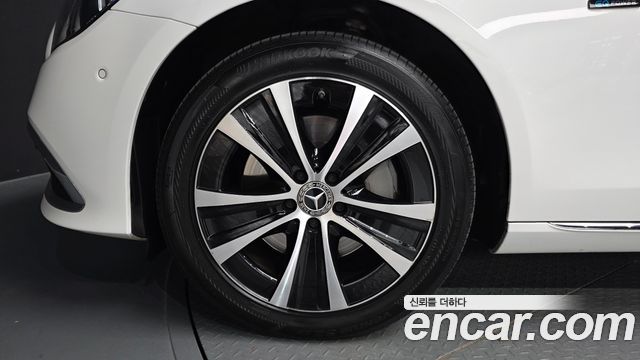 Mercedes-Benz E-Class 2021 — photo 5