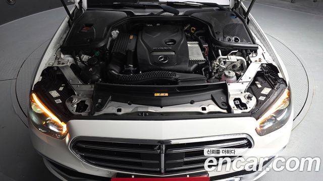 Mercedes-Benz E-Class 2021 — photo 6