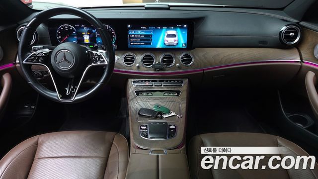 Mercedes-Benz E-Class 2021 — photo 10