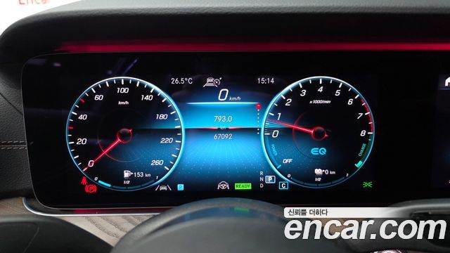 Mercedes-Benz E-Class 2021 — photo 11