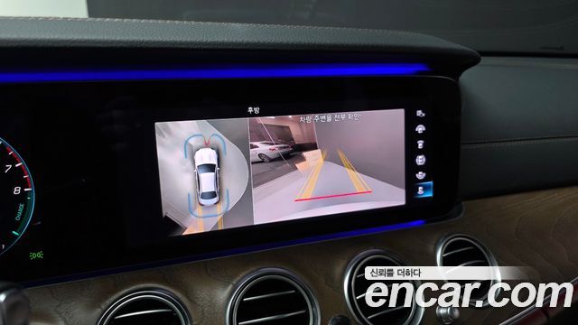 Mercedes-Benz E-Class 2021 — photo 22