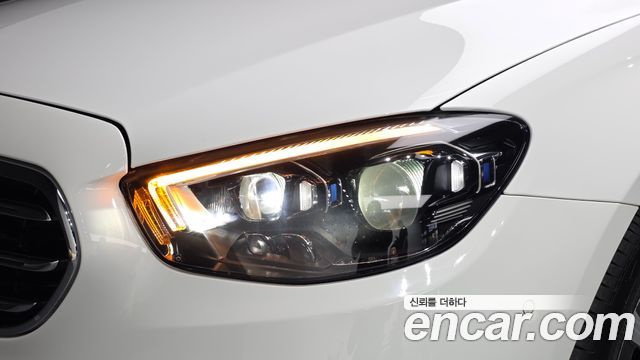 Mercedes-Benz E-Class 2021 — photo 8