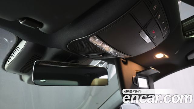 Mercedes-Benz E-Class 2021 — photo 28