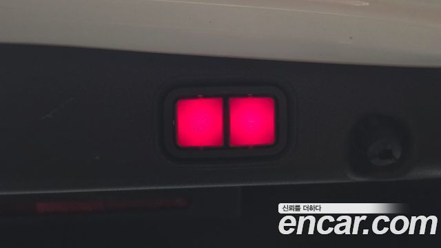 Mercedes-Benz E-Class 2021 — photo 34