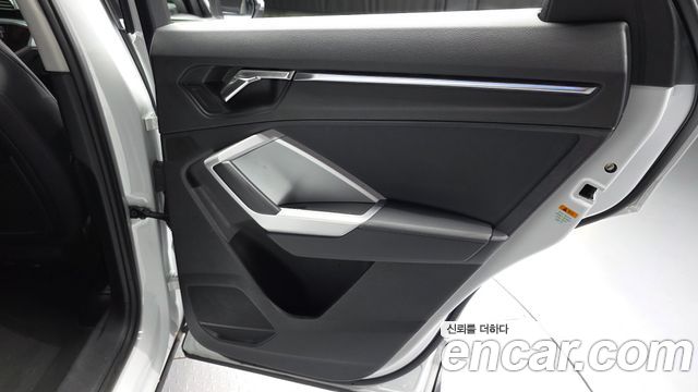 Audi Q3 2023 — photo 15