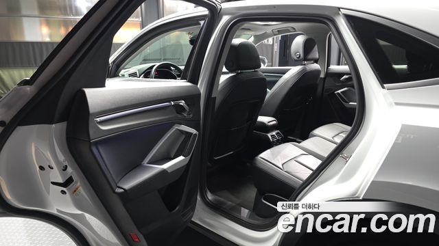 Audi Q3 2023 — photo 16