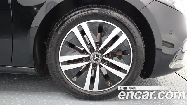Mercedes-Benz A-Class 2021 — photo 7