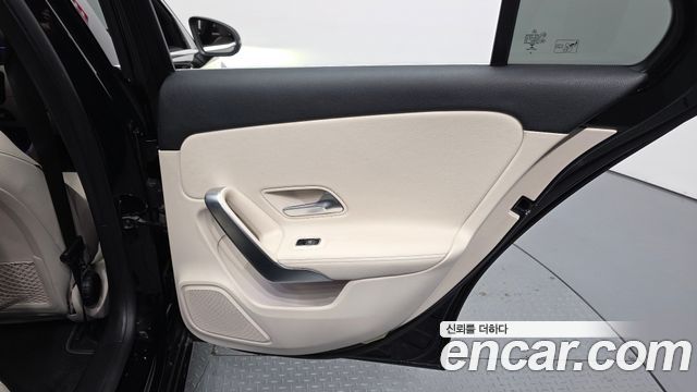 Mercedes-Benz A-Class 2021 — photo 15