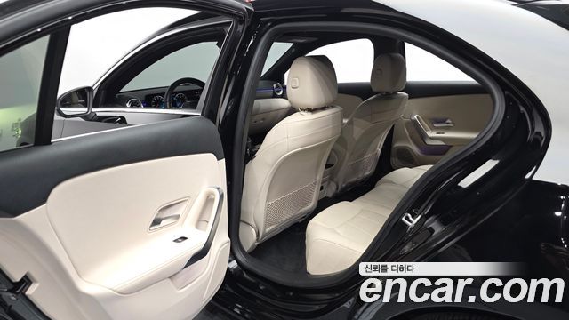 Mercedes-Benz A-Class 2021 — photo 16